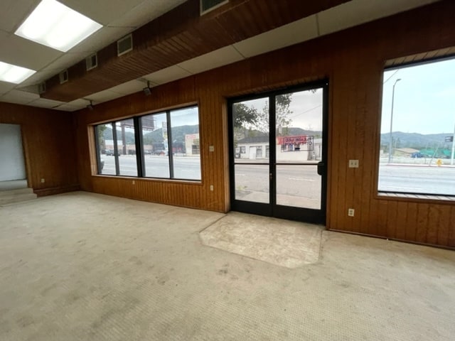 More Photos Of 7639 Foothill Blvd, Tujunga Storefront For Lease