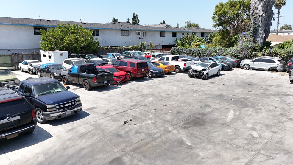 More Photos Of 3232 W Rosecrans Ave, Hawthorne Warehouse For Sale