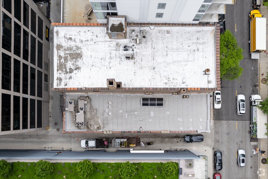 More Photos Of 158 W Erie St, Chicago Office For Sale