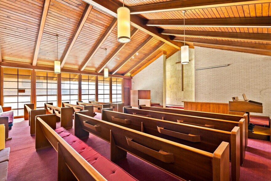 More Photos Of 1701 W Woodlawn Ave, San Antonio Religious Facility For Sale
