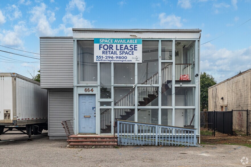 More Photos Of 664 Suffolk Ave, Brentwood Office For Lease