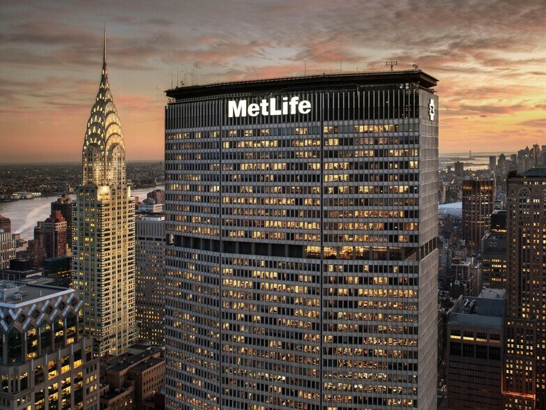 Primary Photo Of 200 Park Ave, New York Office For Lease
