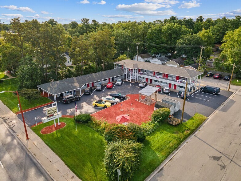 More Photos Of 1010 E Front St, Traverse City Hotel For Sale