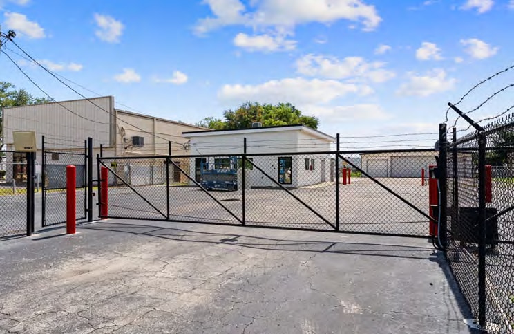 More Photos Of 12433 66th St N, Largo Flex For Sale