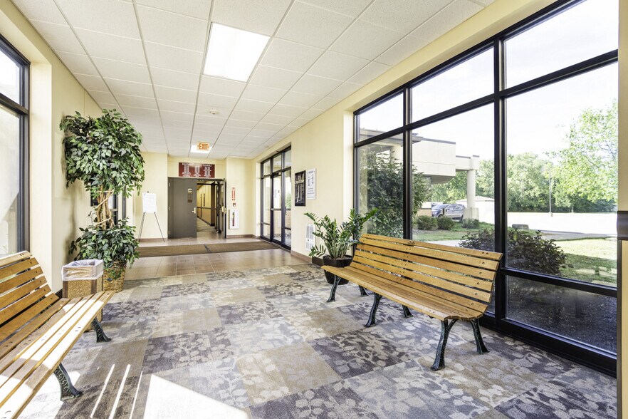 More Photos Of 6930 Williams Rd, Niagara Falls Unknown For Lease