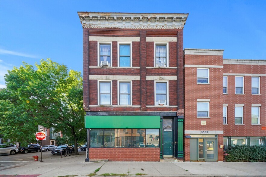 More Photos Of 3501 W Armitage Ave, Chicago Apartments For Lease