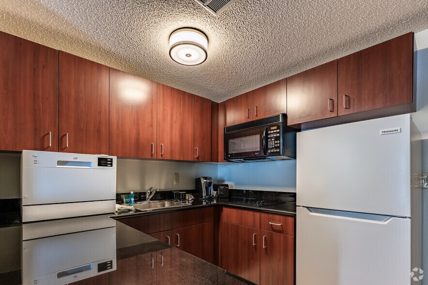 More Photos Of 164 Fort Couch Rd, Pittsburgh Hotel For Sale