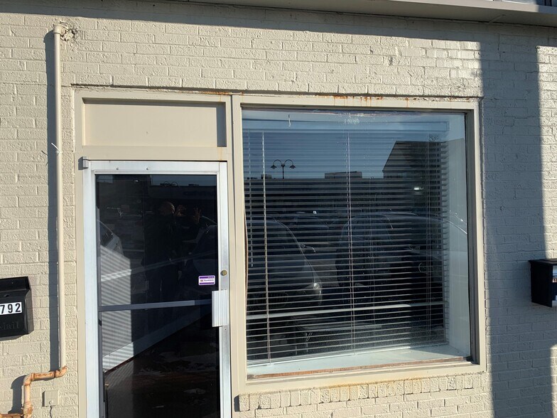 More Photos Of 1796 Washington Rd, Pittsburgh Storefront For Lease