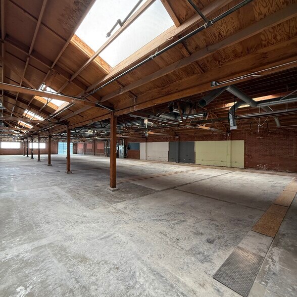 More Photos Of 4221 Redwood Ave, Los Angeles Loft Creative Space For Lease