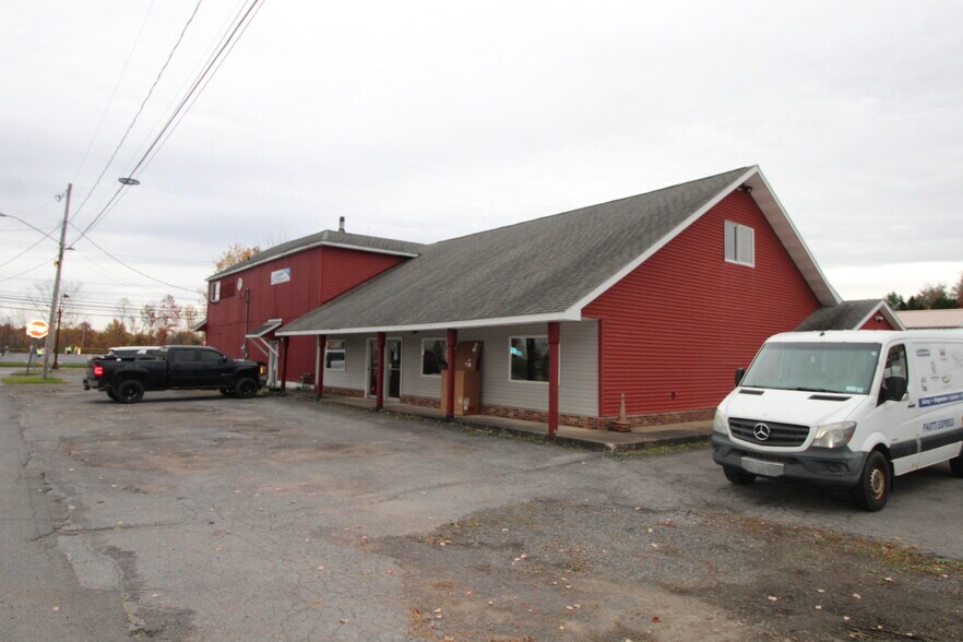 More Photos Of 585 S Main St, Central Square Auto Dealership For Sale