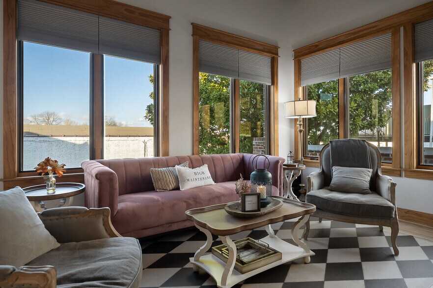 More Photos Of 207 E Main St, McMinnville General Retail For Sale