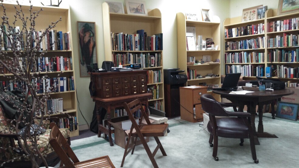 More Photos Of 34 W Main St, Hamlet Office For Lease