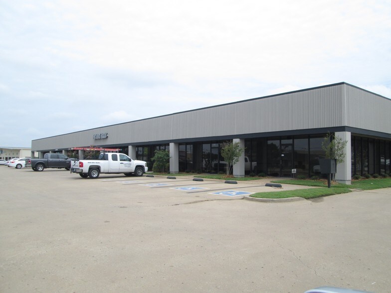 More Photos Of 5333 S Mingo Rd, Tulsa Showroom For Lease