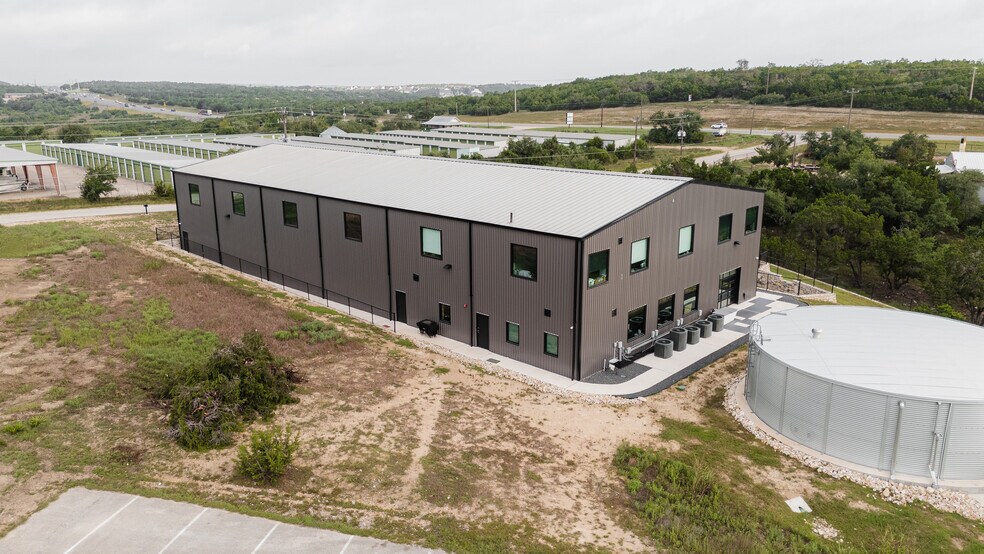 More Photos Of 195 American Way, Dripping Springs Flex For Lease