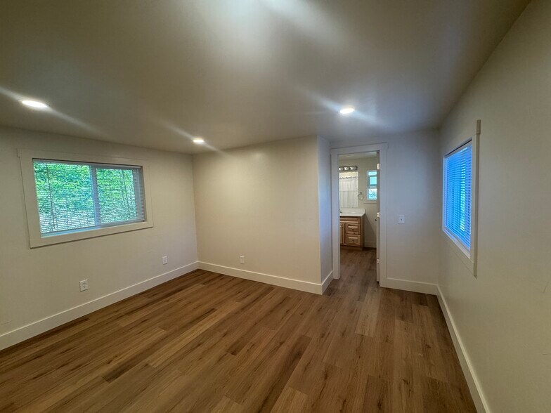 More Photos Of 53943 Highway 86, Halfway Restaurant For Sale