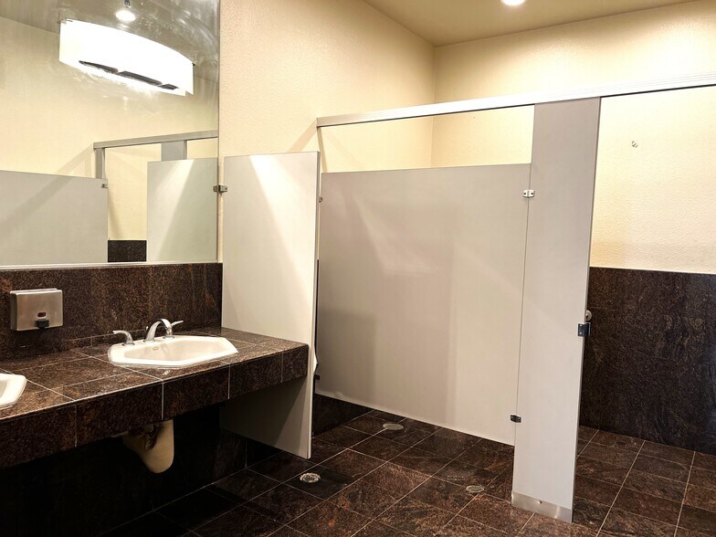 More Photos Of 41 S 1st St, San Jose Storefront Retail Office For Sale