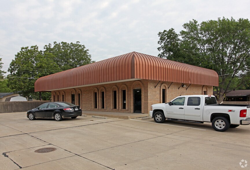 More Photos Of 3610-3616 Saturn Rd, Garland Office For Lease
