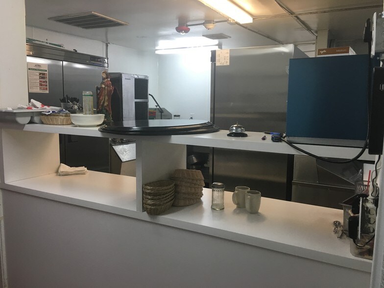 More Photos Of 17009 East Fwy, Channelview General Retail For Sale