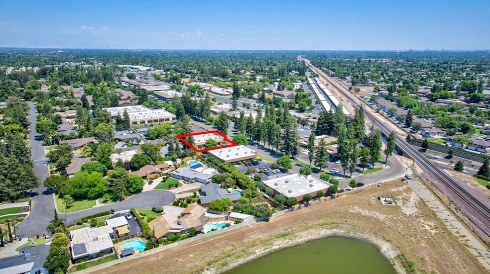 More Photos Of 2600 W Shaw Ln, Fresno Office For Sale