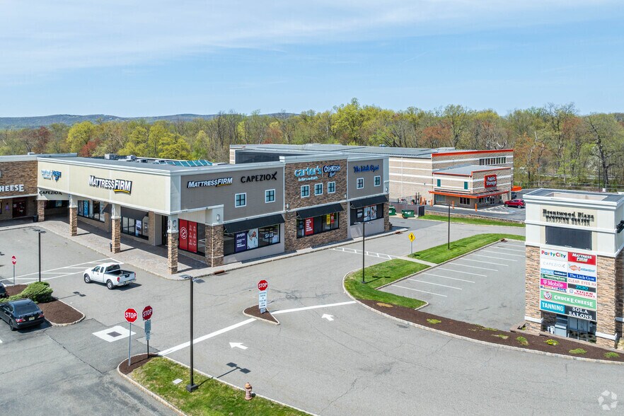 More Photos Of 1595-1659 Rt 23 S, Wayne Unknown For Lease