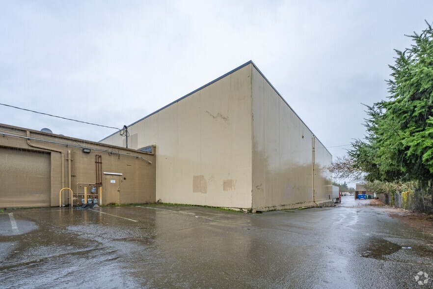 More Photos Of 6020-6030 Main St SW, Lakewood Storefront For Lease