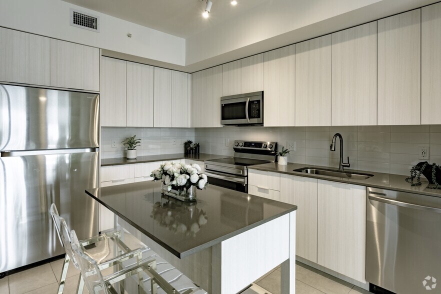 More Photos Of 609 2nd St, West Palm Beach Apartments For Lease