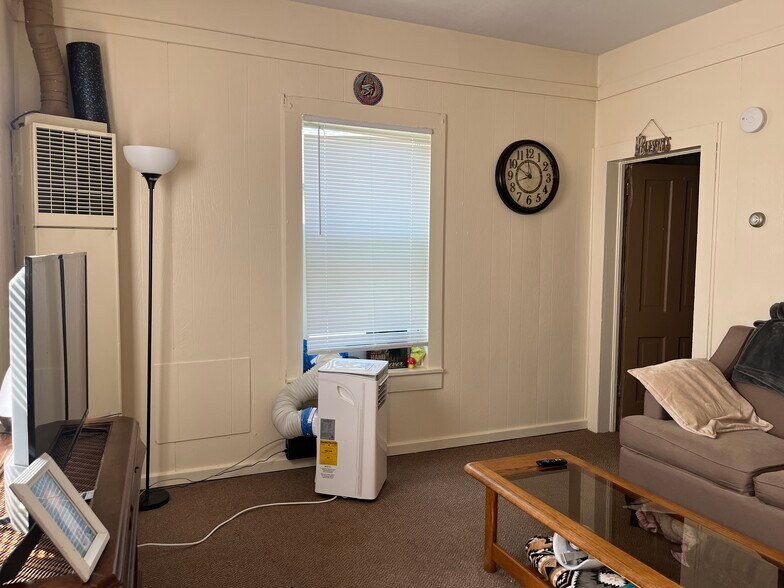 More Photos Of 1040 7th Ave, Baldwin Apartments For Sale