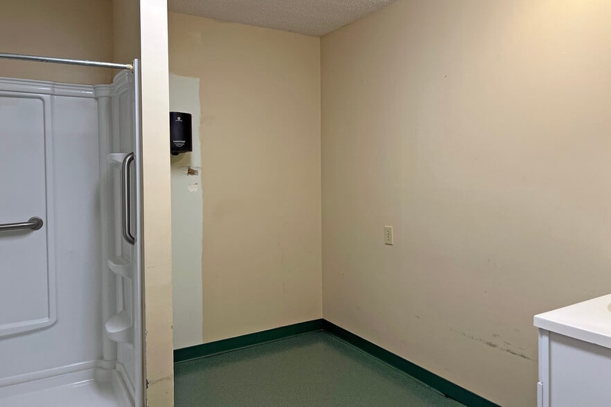 More Photos Of 1119 Brookhaven Rd, Franklin Healthcare For Sale