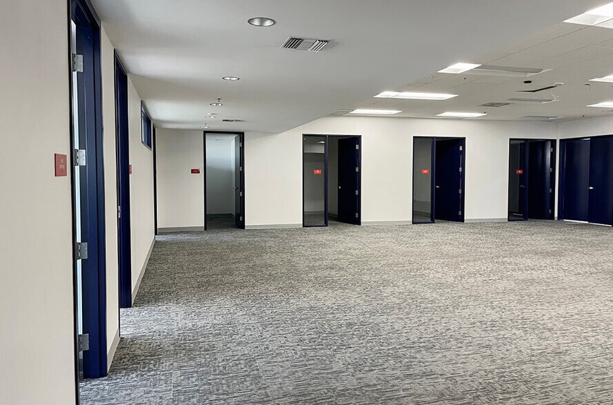 More Photos Of 2430 Porter St, Los Angeles Light Distribution For Lease