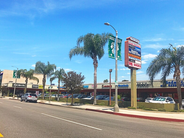 Primary Photo Of 18955-18971 Ventura Blvd, Tarzana Storefront For Lease