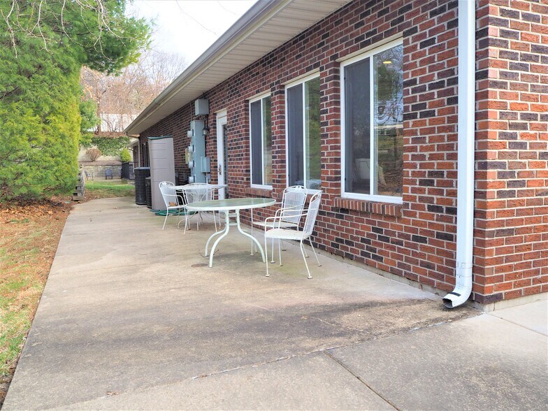More Photos Of 60 Gailwood Dr, Saint Peters Medical For Lease