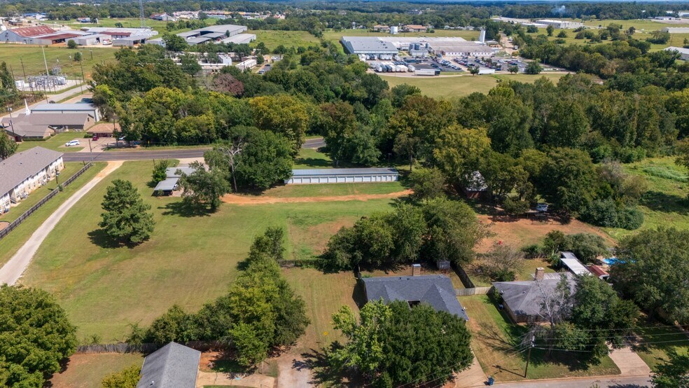More Photos Of 1507 S Bolton St, Jacksonville Self Storage For Sale