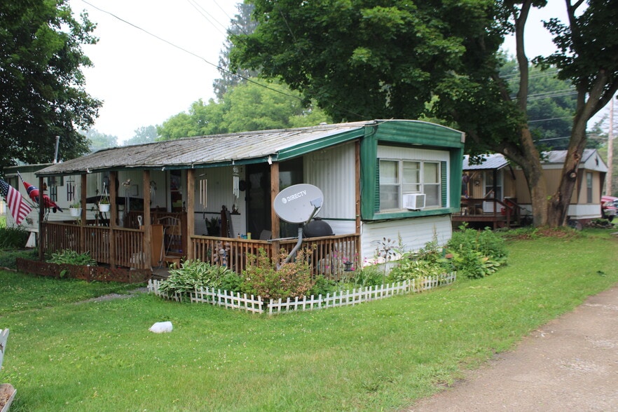 More Photos Of 47 S Genesee St, Fillmore Manufactured Housing Mobile Home Park For Sale