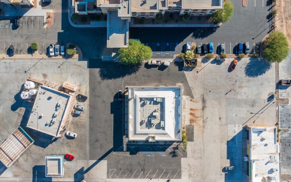 More Photos Of 320 S Lovekin Blvd, Blythe Freestanding For Lease