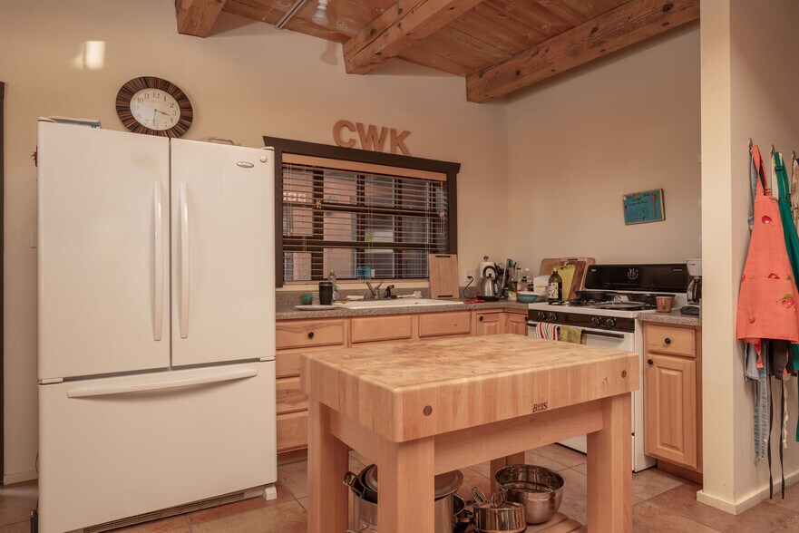 More Photos Of 1400 Maclovia Ln, Santa Fe Office Residential For Sale