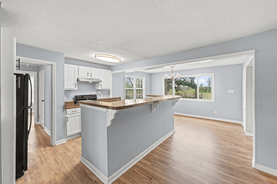 More Photos Of 6060 US Highway 51 N, Millington Flex For Sale