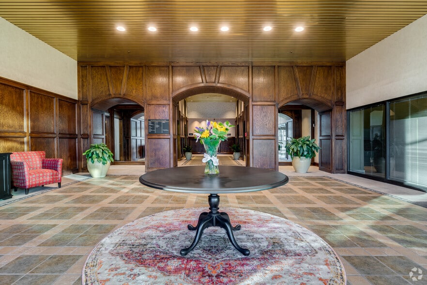 More Photos Of 7130-7140 S Lewis Ave, Tulsa Unknown For Lease