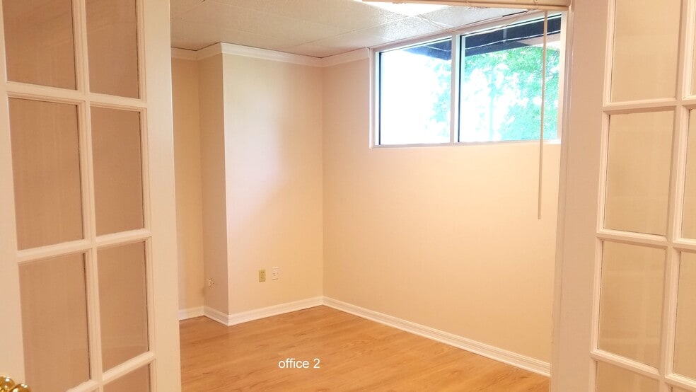 More Photos Of 7802 Kingspointe Pky, Orlando Office For Lease