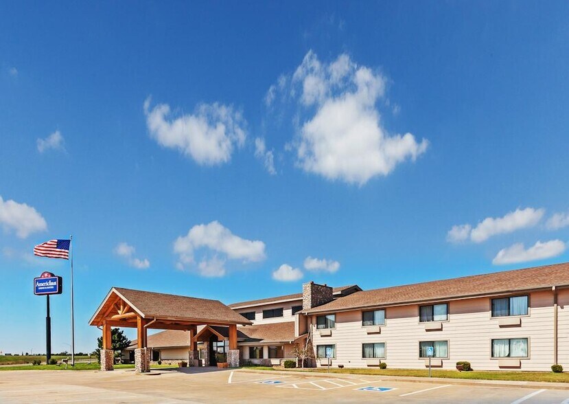 More Photos Of 2405 S El Camino Dr, Sayre Hotel For Sale
