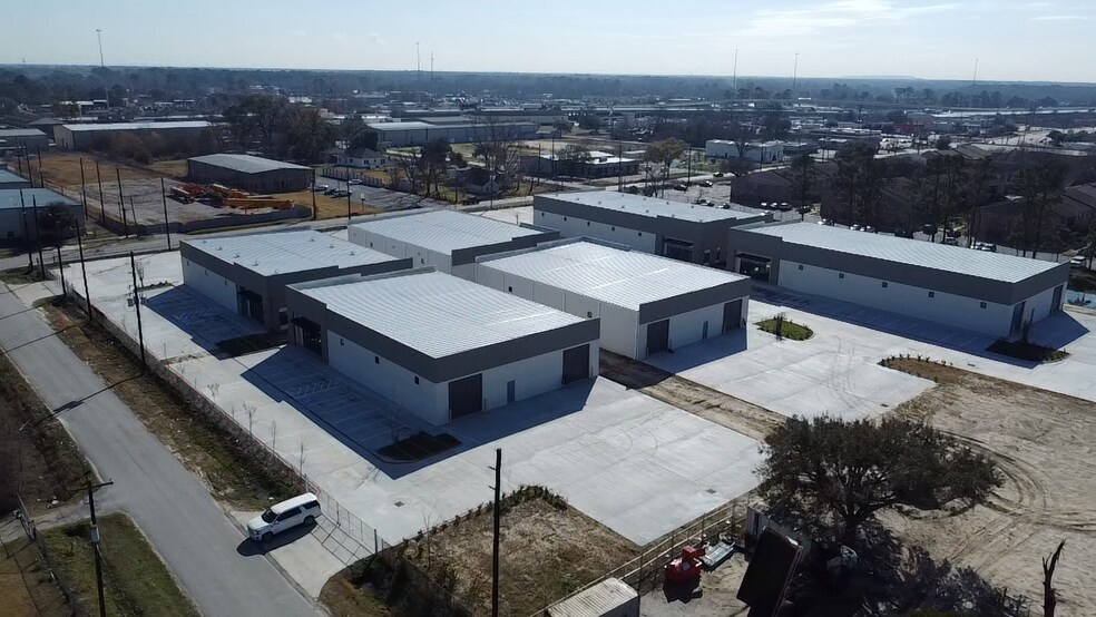 More Photos Of 5708 McCracken Rd, Houston Warehouse For Lease