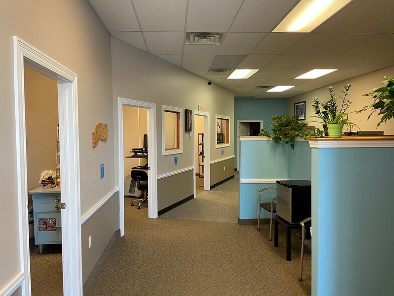 More Photos Of 761 Indian Boundary Rd, Chesterton Unknown For Lease