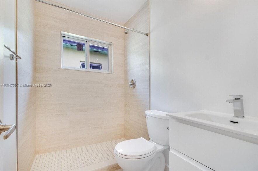 More Photos Of 11th St., Miami Beach Apartments For Sale