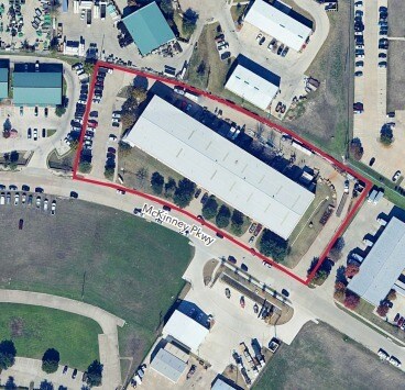 More Photos Of 411 McKinney Pkwy, McKinney Warehouse For Lease
