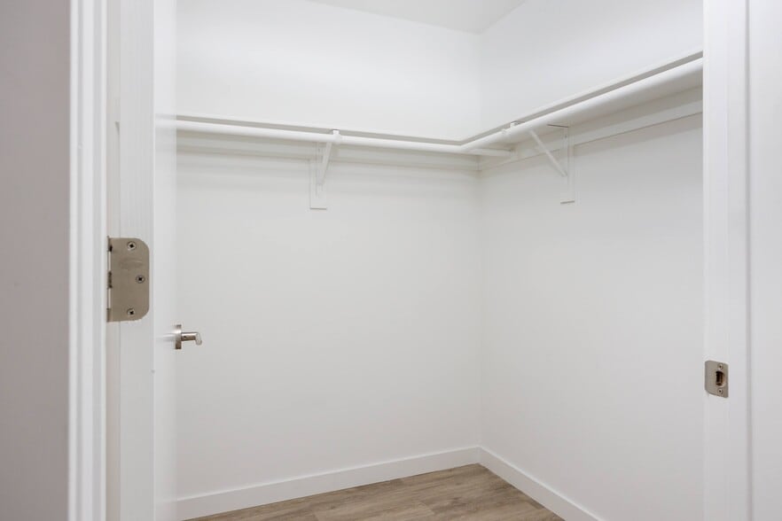 More Photos Of 12035 Wilshire Blvd, Los Angeles Apartments For Lease