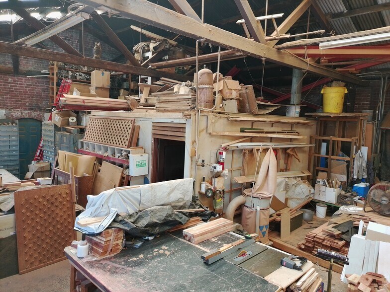 More Photos Of 14099 River Rd, Walnut Grove Warehouse For Sale