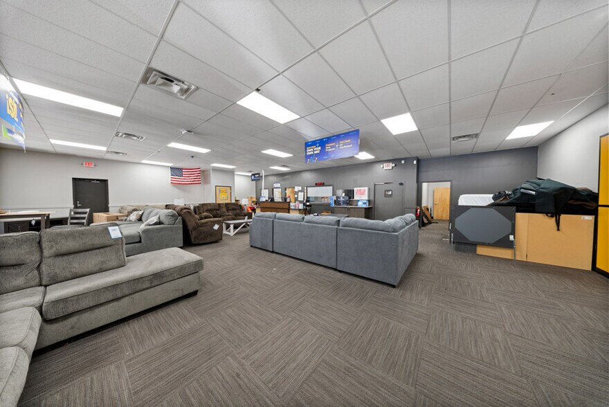 More Photos Of 1812 S Business 54, Eldon Bank For Sale