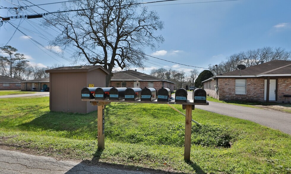 More Photos Of 14405-14411 Pine St, Santa Fe Apartments For Sale