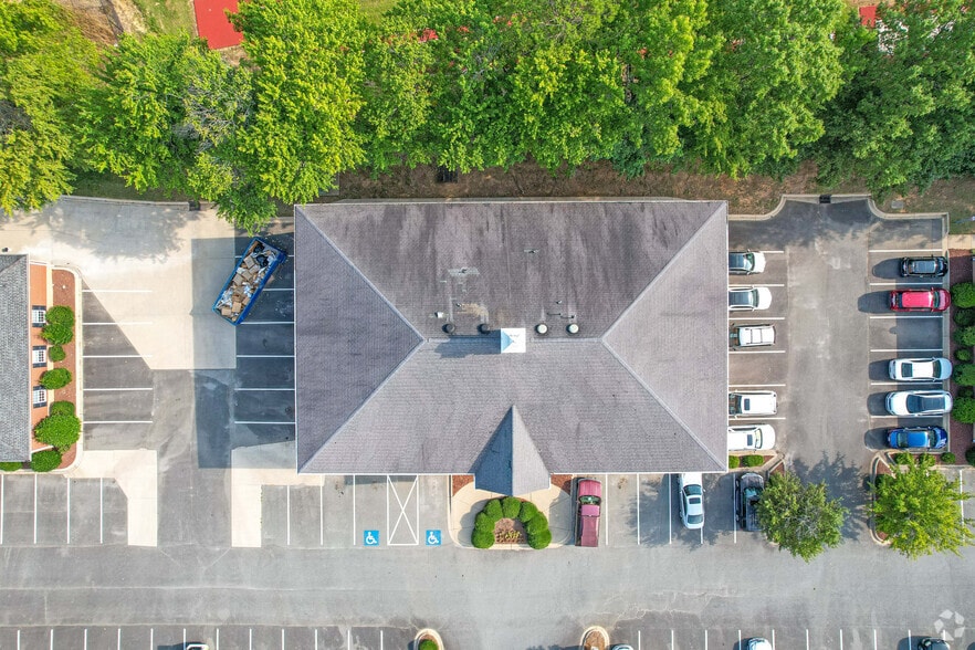 More Photos Of 1315 Sunset Dr, Monroe Medical For Lease