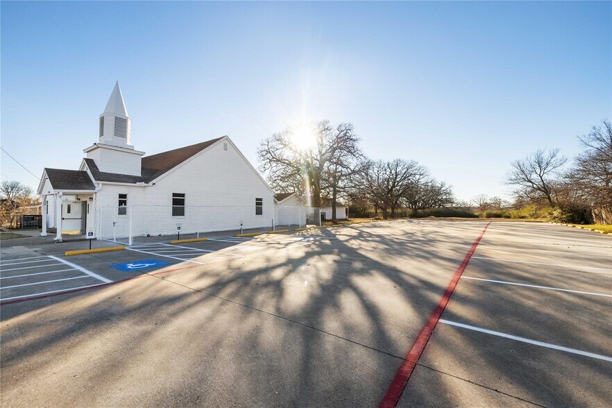 More Photos Of 1700 Amanda Ave, Fort Worth Religious Facility For Sale