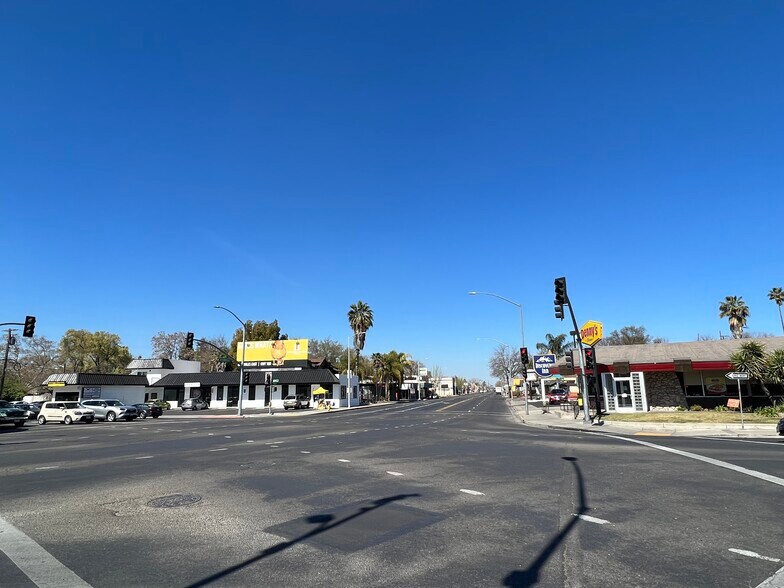 More Photos Of 101 McHenry Ave, Modesto Freestanding For Lease